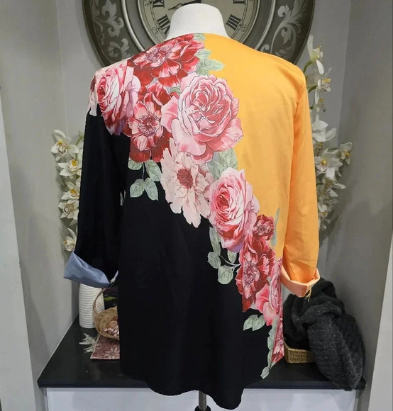 Embrace Bold Style with This Eye-Catching Floral Top - Picture 5 of 7